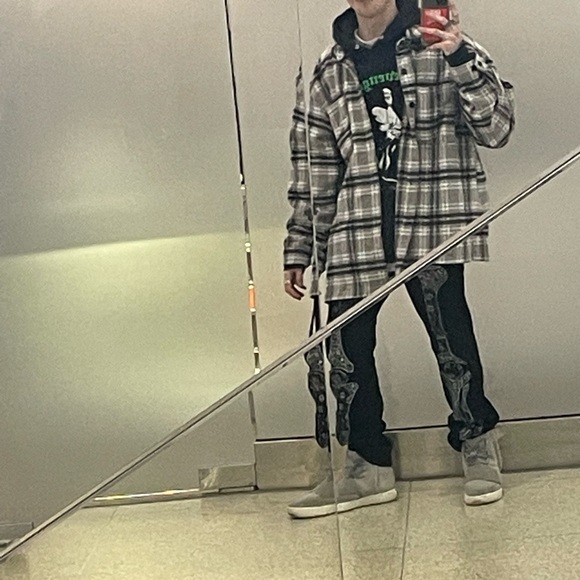 Meet your One-Stop Plug, Chuckie! 🔌💰 - Picture 4 of 10